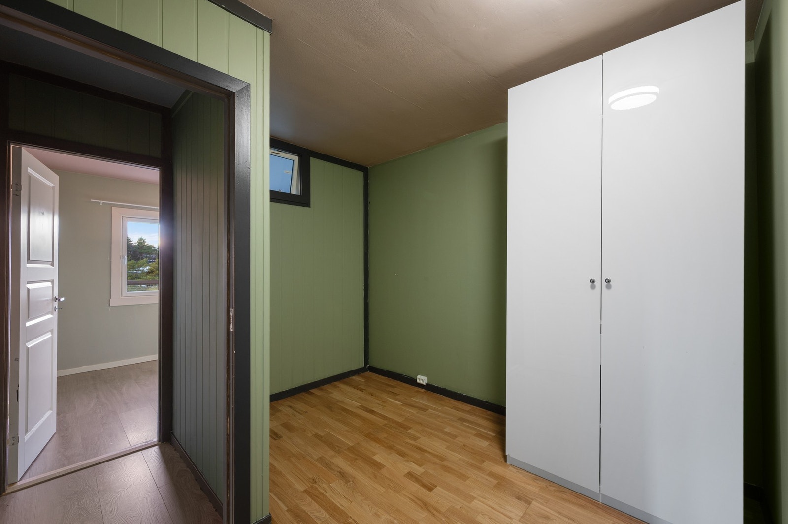 - Leiligheten har i tillegg et kontor på 7,4 kvm Galleribilde