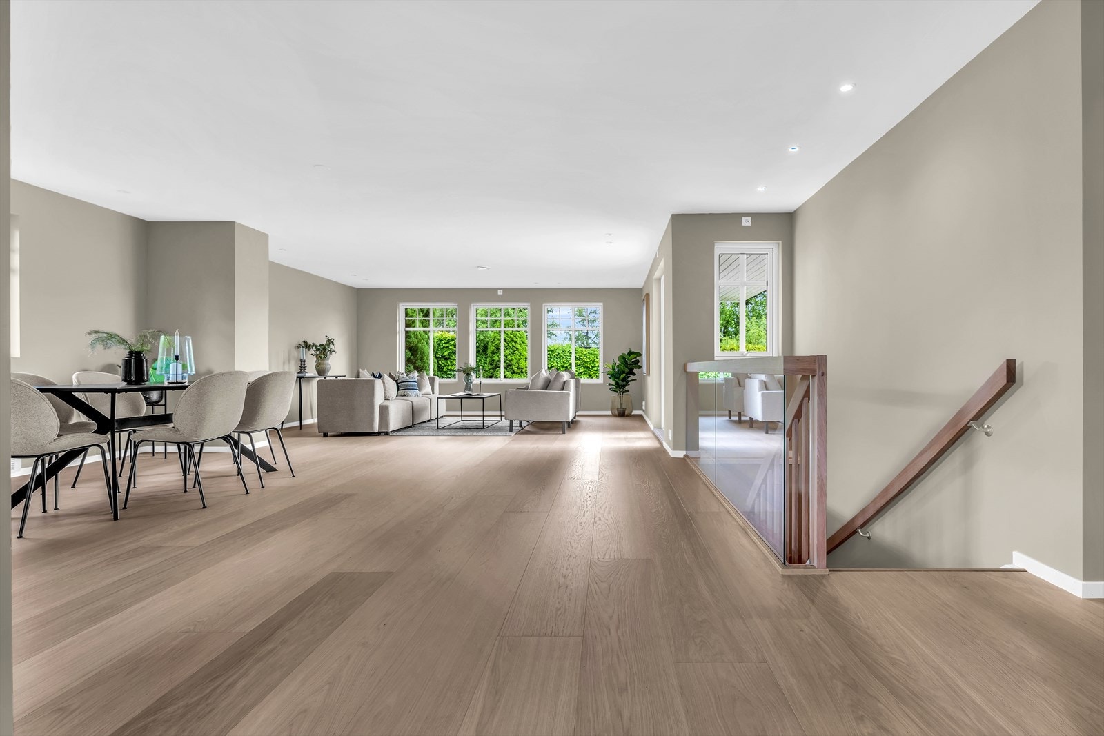 Utstrakt bruk av LED-downlights i alle oppholdsrom i 1.etasje Galleribilde