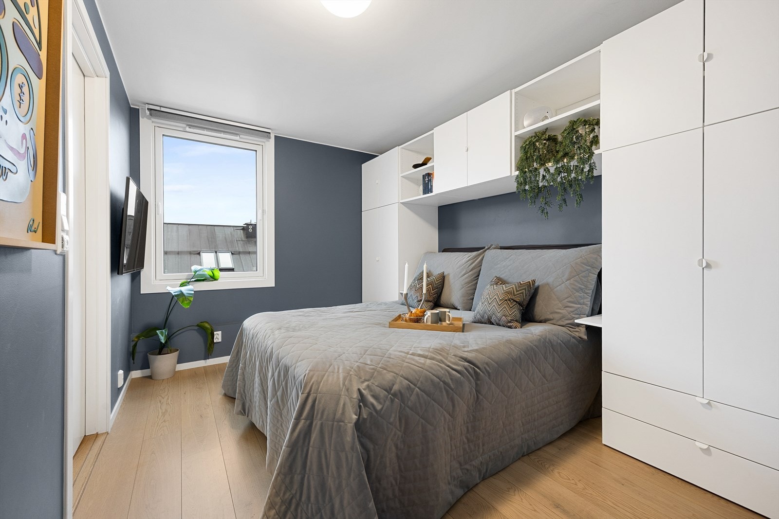 Plassbygde skapløsninger gir effektiv utnyttelse av arealet. Galleribilde