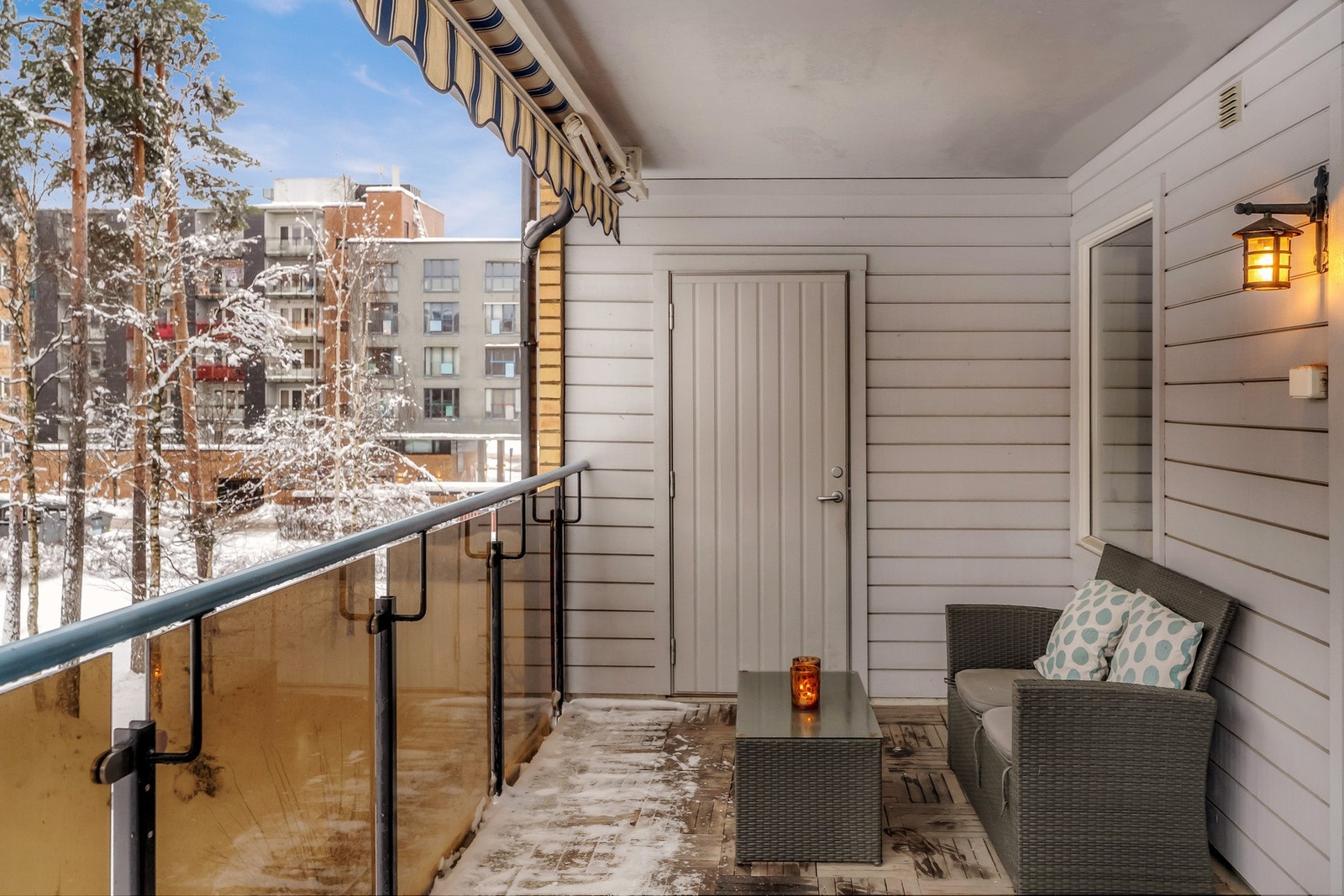 Fra bakongen har man tilgang til ekstra bodplass på 3 kvm. Galleribilde