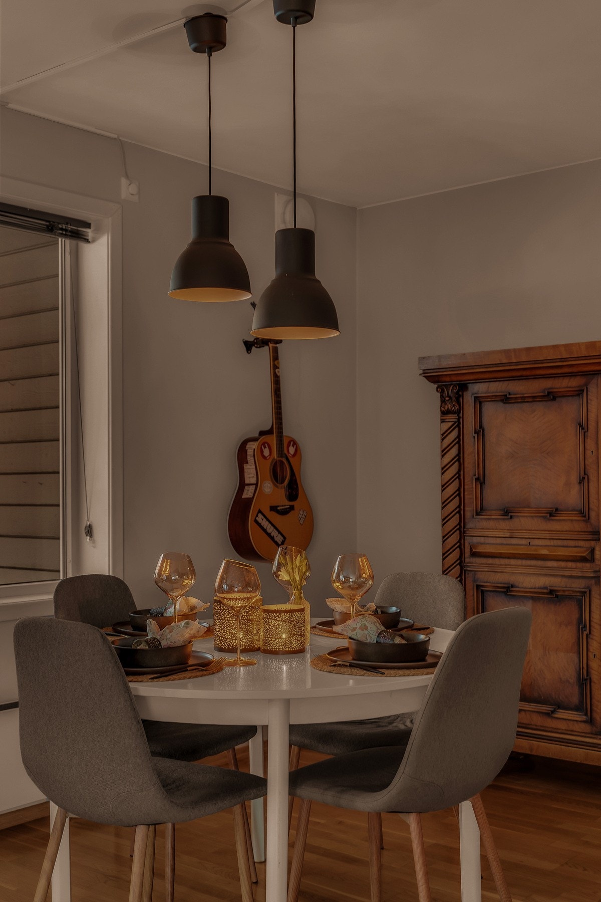 God plass til spisebord uten at romfølelsen settes på spill. Galleribilde