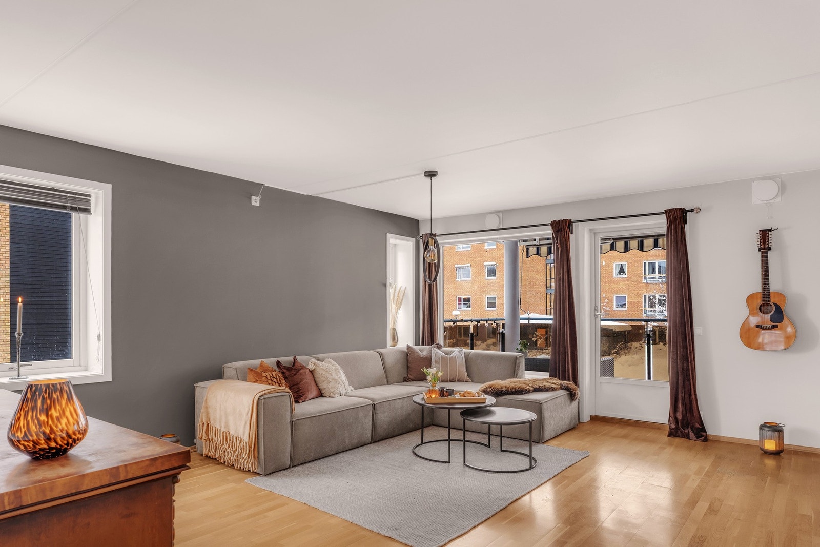 Stuen er romslig og trivelig. Galleribilde