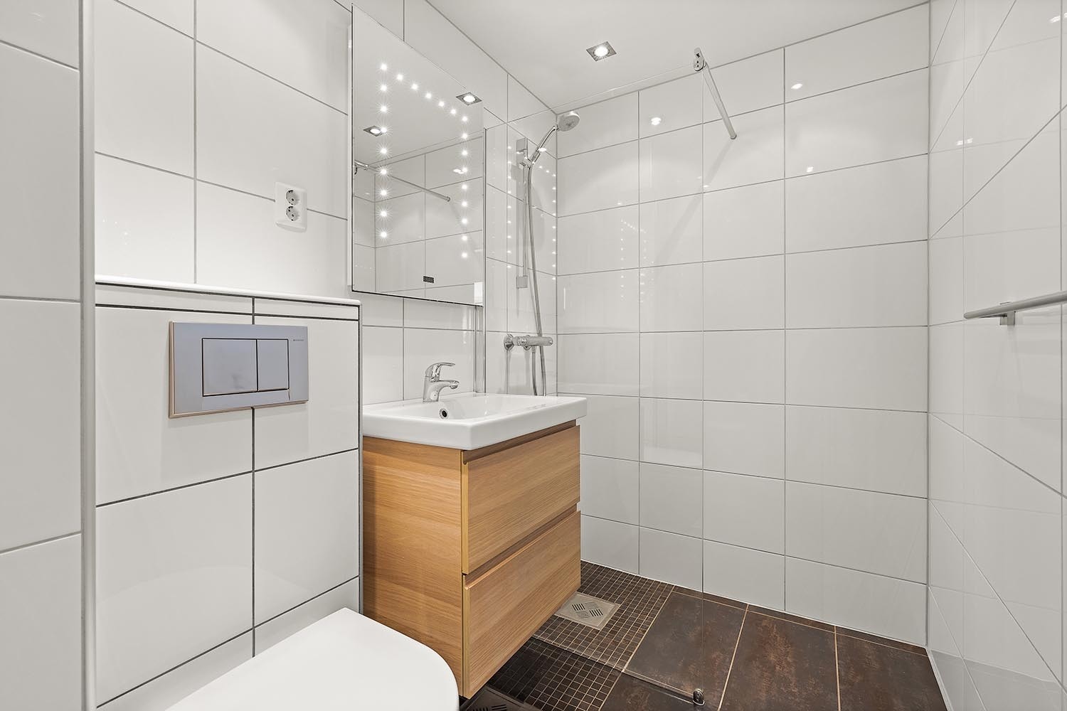 Dusjbad 1. etasje (2012) Galleribilde