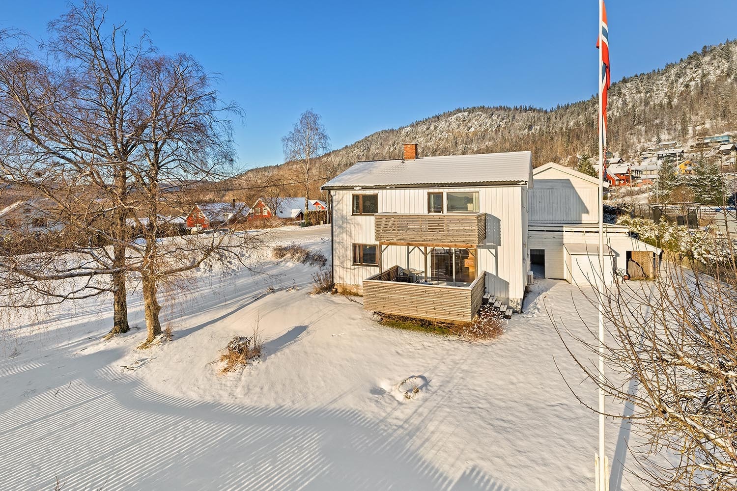 Velkommen til Rykkinnveien 29 / Hel tomannsbolig med 1,1 mål tomt og flott langstrakt utsikt! Galleribilde