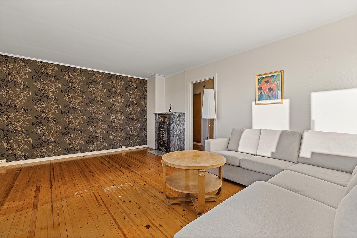 Stue 2. etasje med utgang til stor solrik sydvestvendt balkong Galleribilde