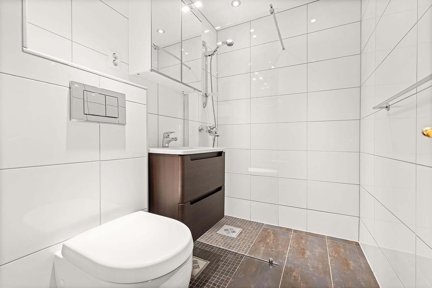 Dusjbad 2. etasje (2012) Galleribilde