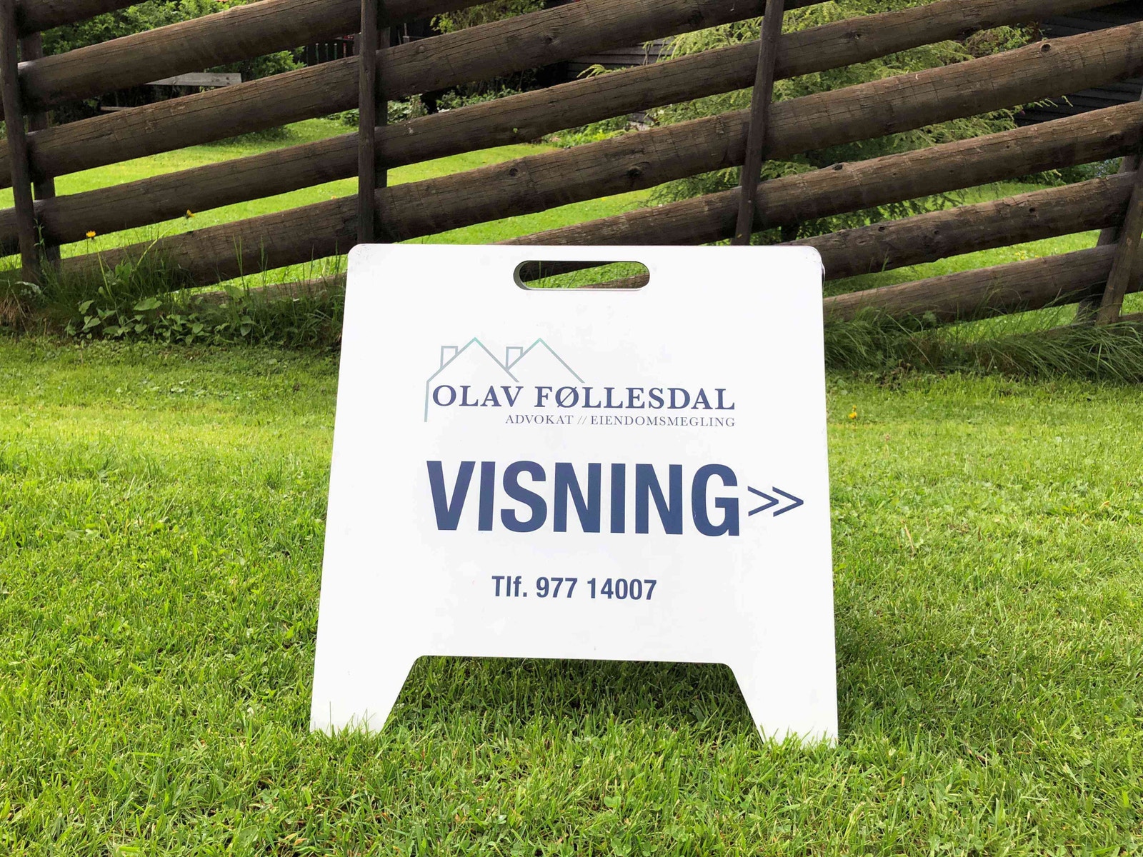 Velkommen til visning! Gi gjerne beskjed til megler hvis du planlegger å komme på visning: adv. Olav Føllesdal, e-post: of@sandvikaadvokat.no / sms/tlf. 977 14007 Galleribilde