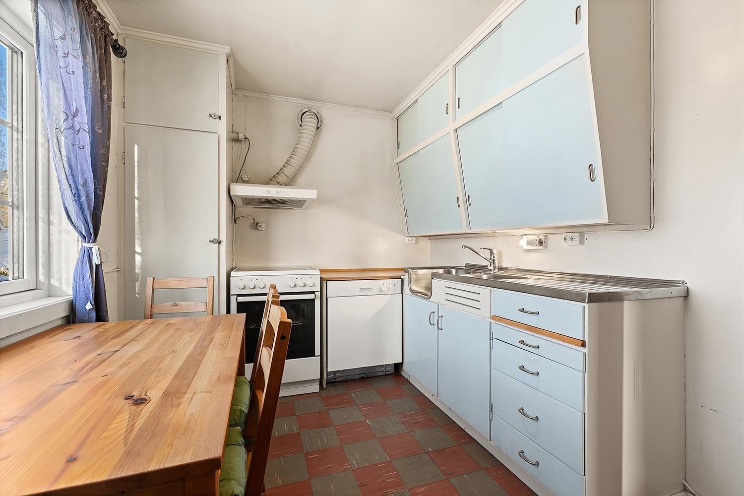 2. etasje / Kjøkken med spiseplass Galleribilde