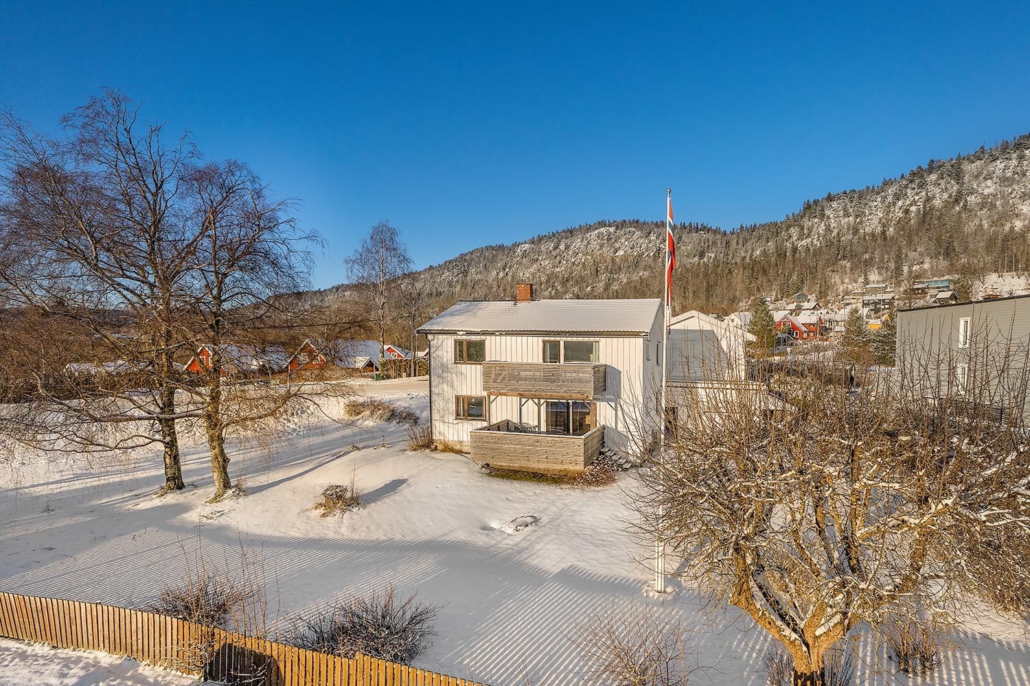 Velkommen til Rykkinnveioen 29 / Hel tomannsbolig med 1,1 mål tomt og flott langstrakt utsikt! Galleribilde