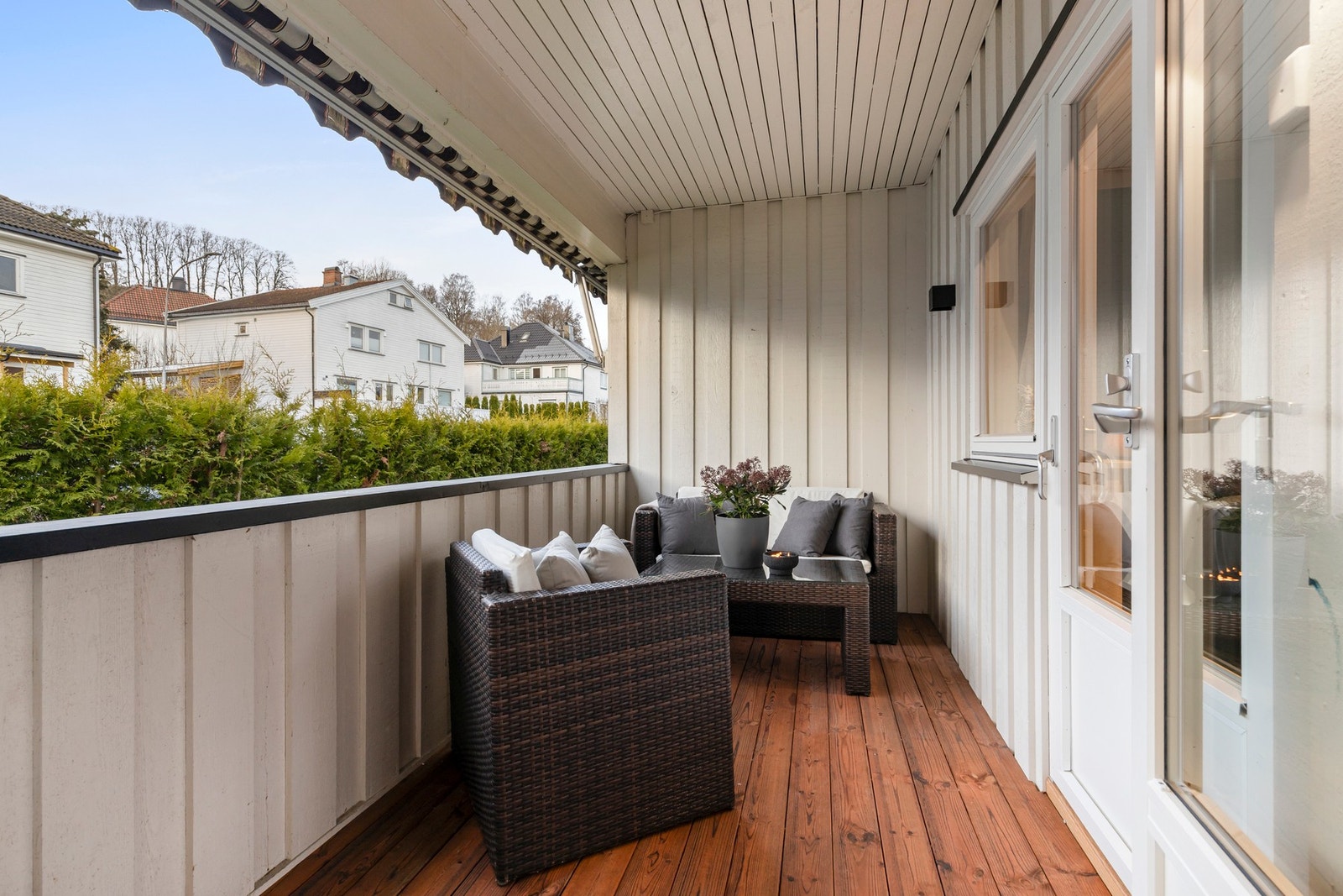 Fra stuen er det utgang til sydvendt balkong på ca. 7 kvm Galleribilde