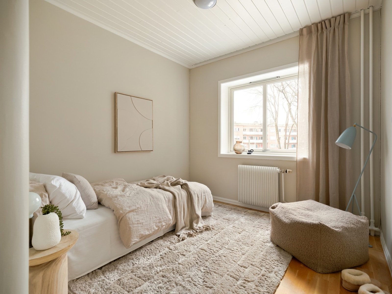 Vi går nå videre til det neste soverommet. Galleribilde