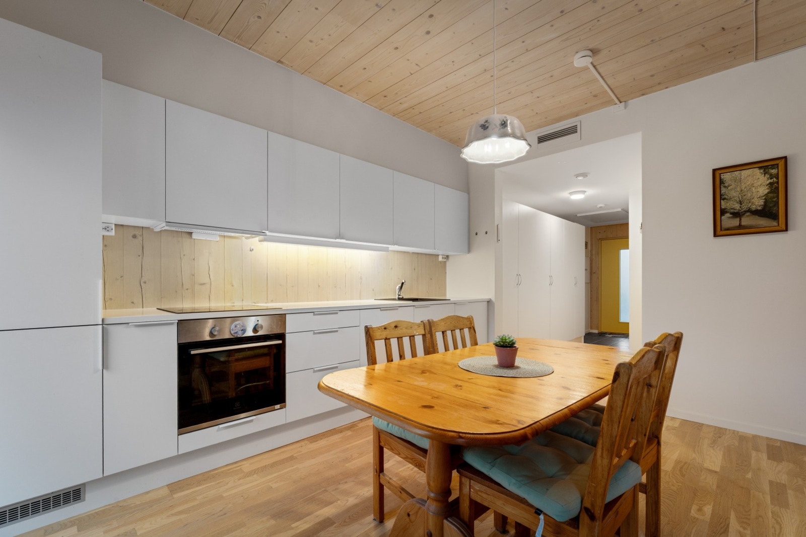 Videre følger kjøkkenet Galleribilde