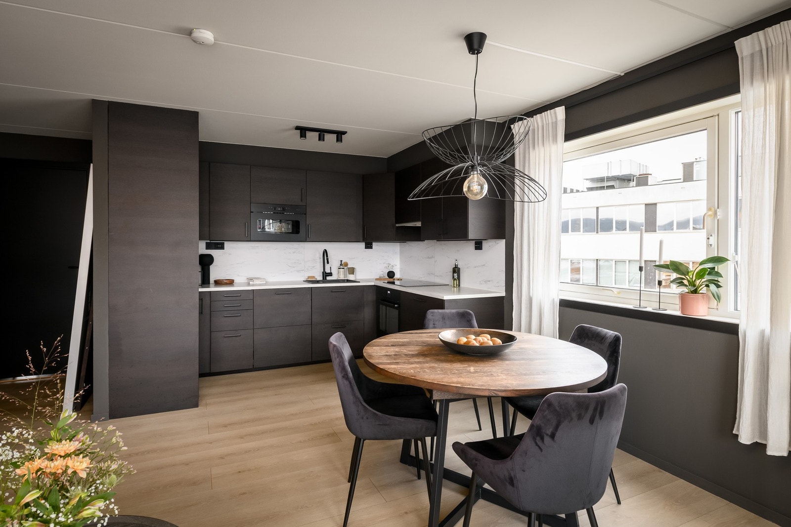 Lekkert kjøkken fra 2021. Galleribilde