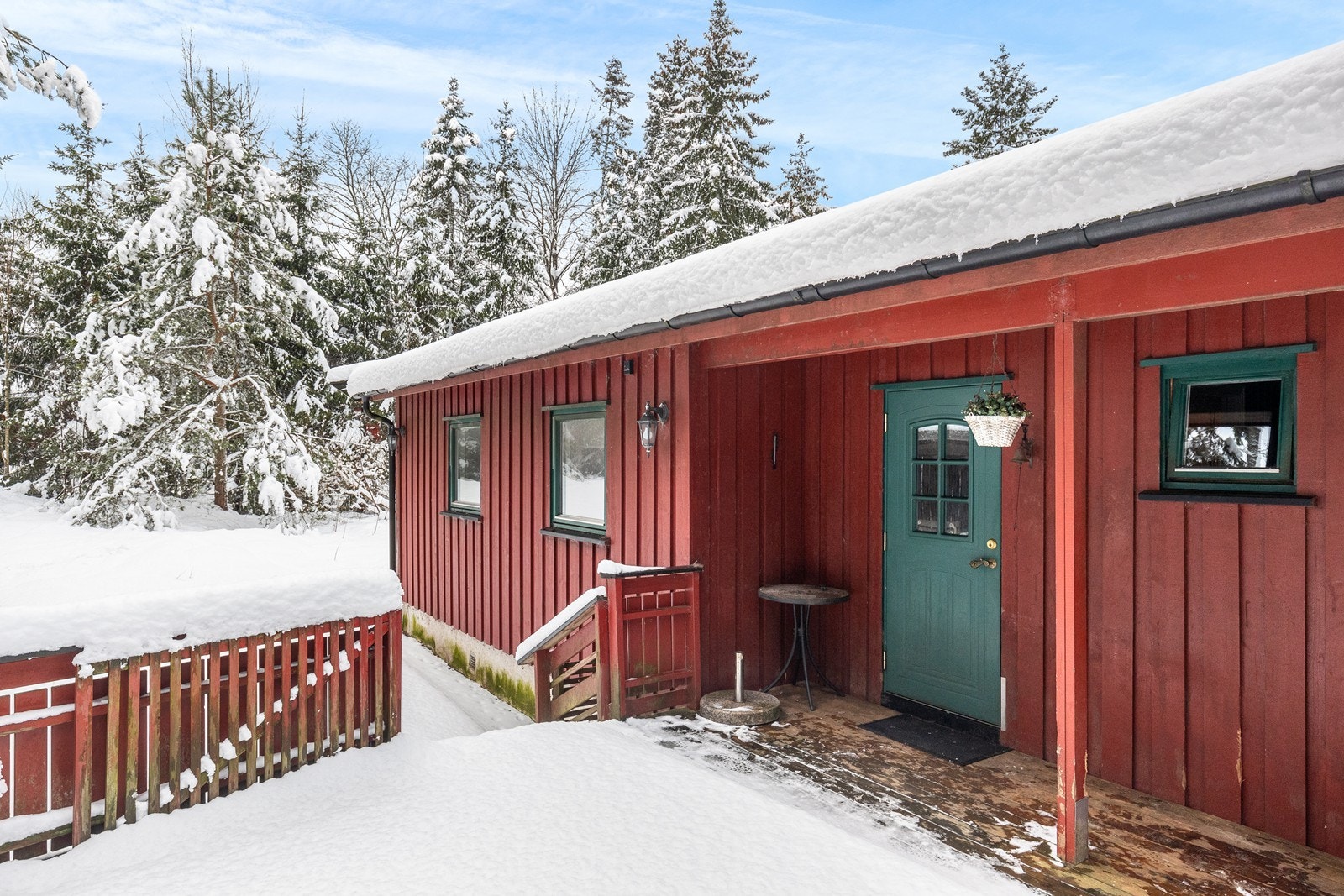 Eiendommen ligger i et meget barnevennlig og hyggelig bomiljø. Galleribilde