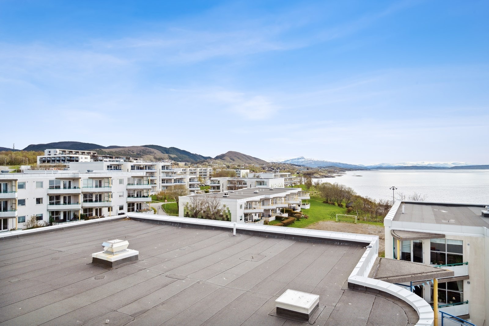 Flott utsikt også mot øst Galleribilde