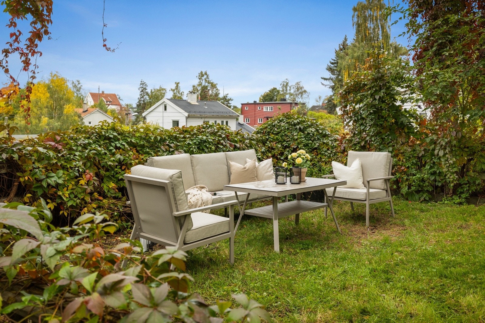 Den klassiske eiendommen "Rudheim" er en unik mulighet for deg som drømmer om å bo i et hus med sjel! Denne sjarmerende Jugendvillaen fra 1914 har mange muligheter. Galleribilde