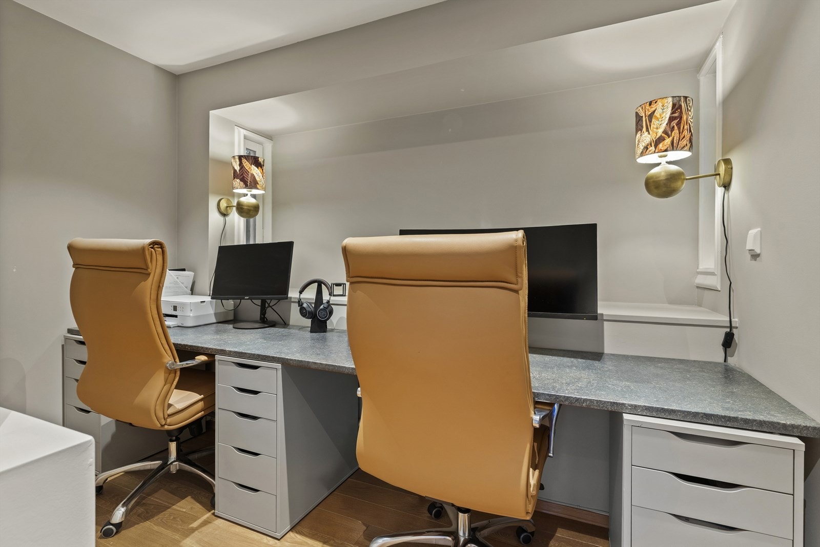 Kontor. Galleribilde