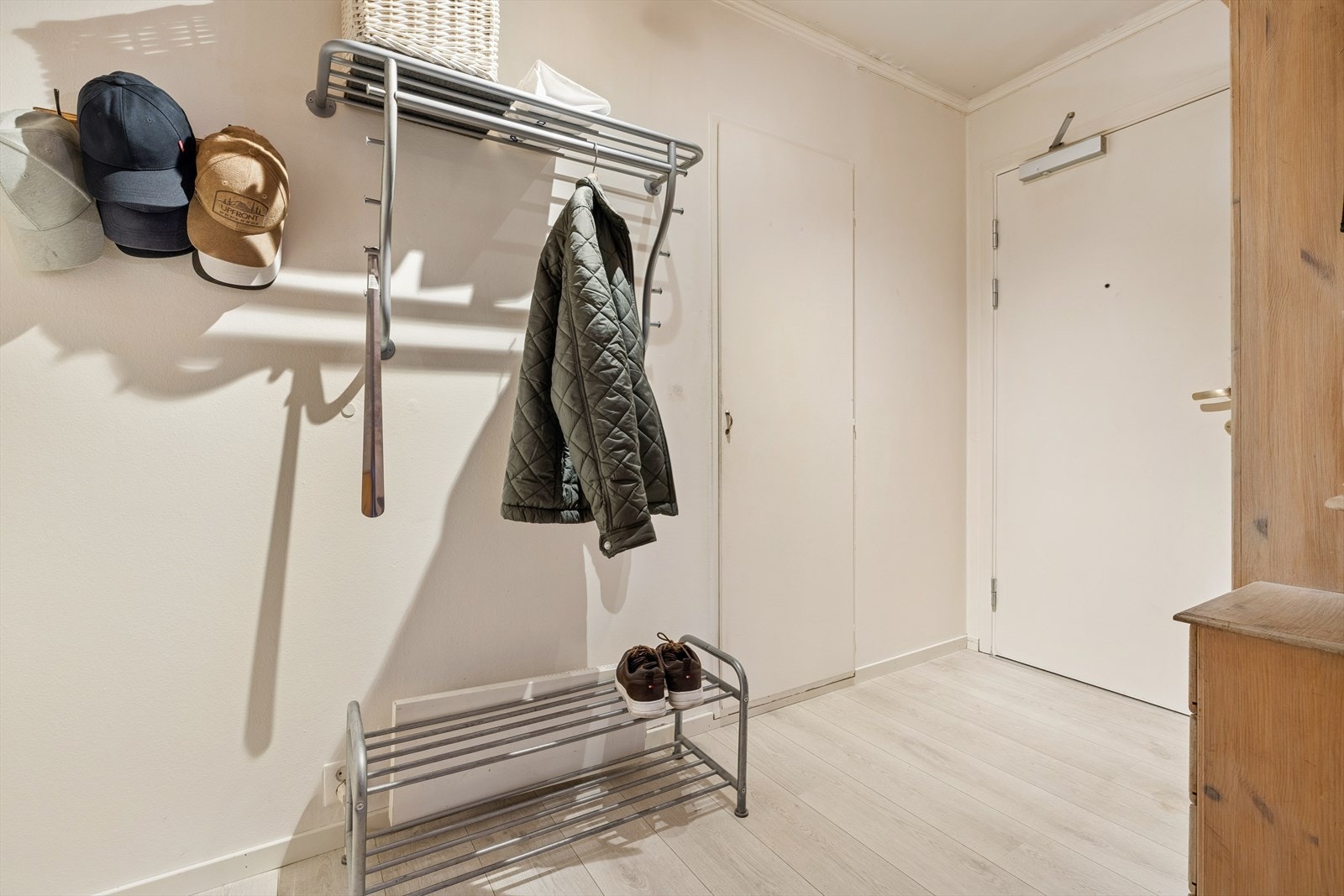 I tilknytning til gangen har du en praktisk bod, som gir gode oppbevaringsmuligheter. Galleribilde