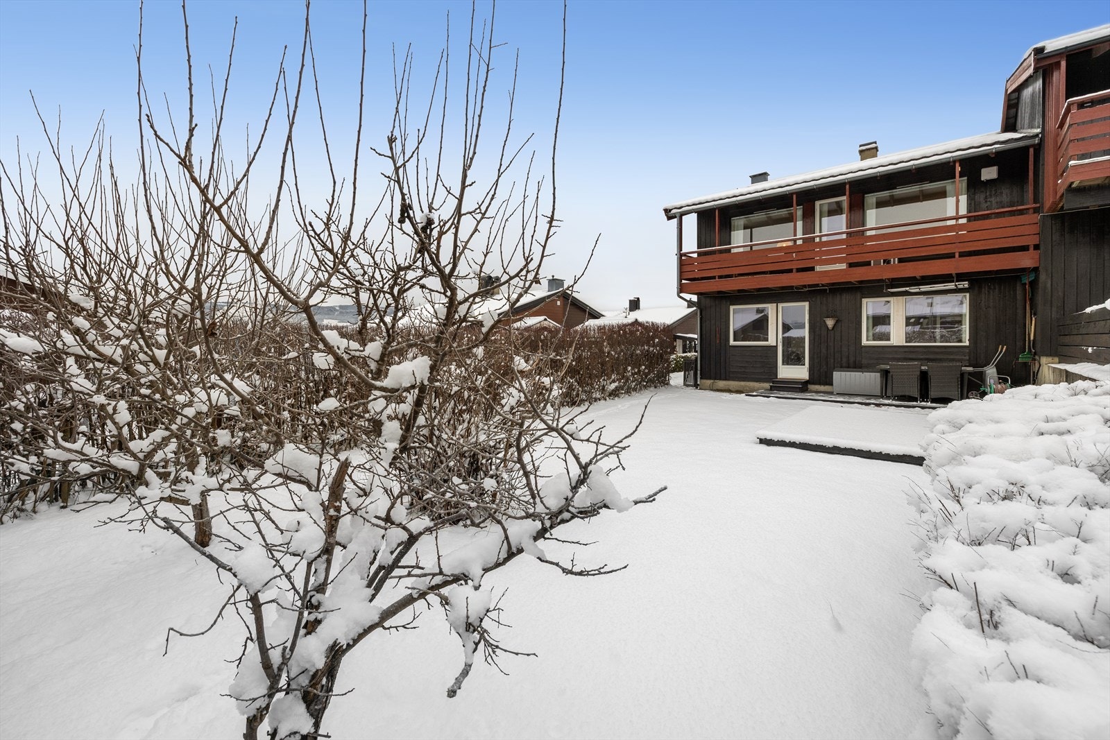 Her får du en hage som både er lettstelt og samtidig romslig nok til å skape dine egne uteromsdrømmer. Galleribilde