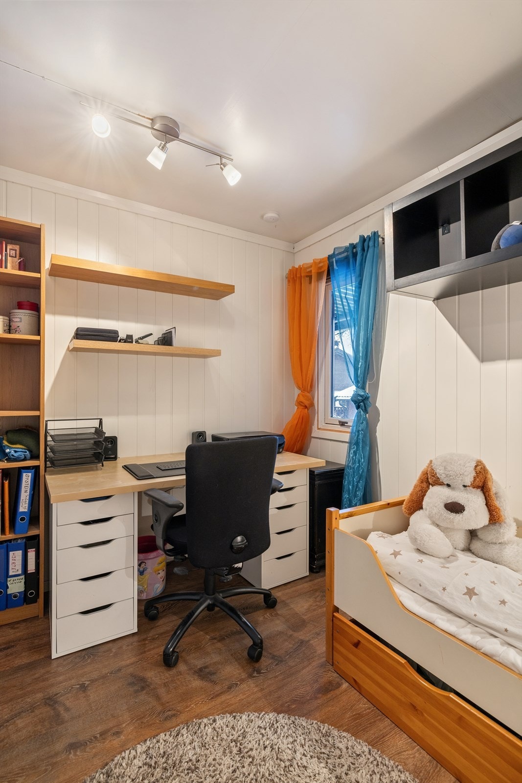 Rom omgjort til soverom i 1. etasje. Galleribilde