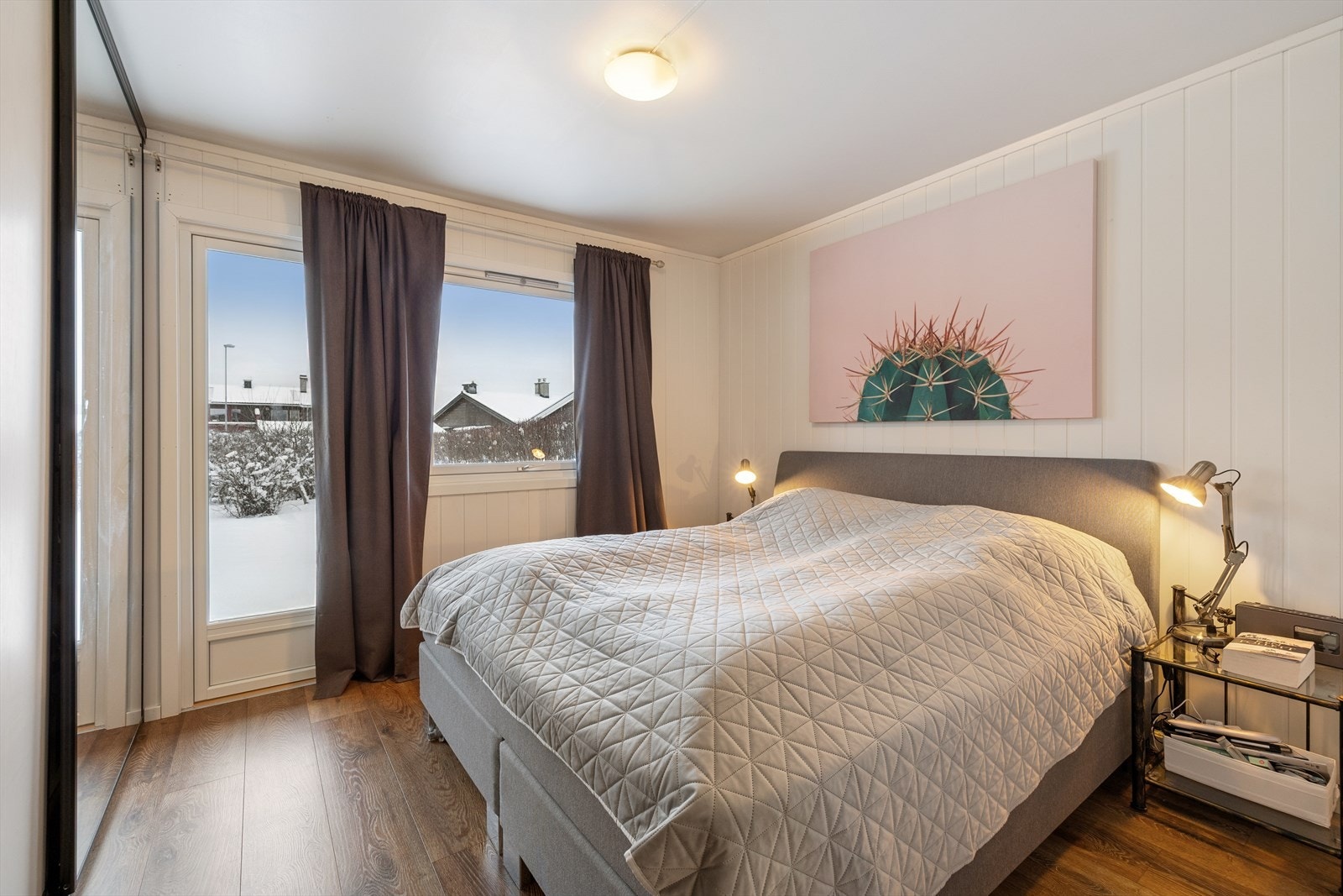 Soverom 2 med direkte utgang til hagen. Galleribilde