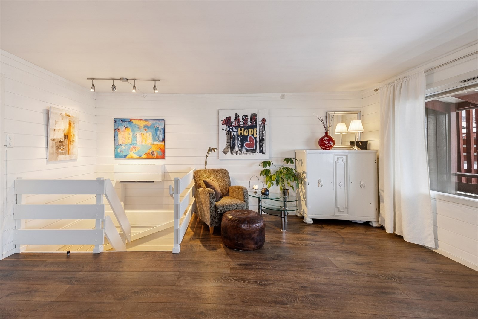 Her kan du enkelt møblere etter eget ønske med sofa, spisegruppe og tilhørende møblement. Galleribilde