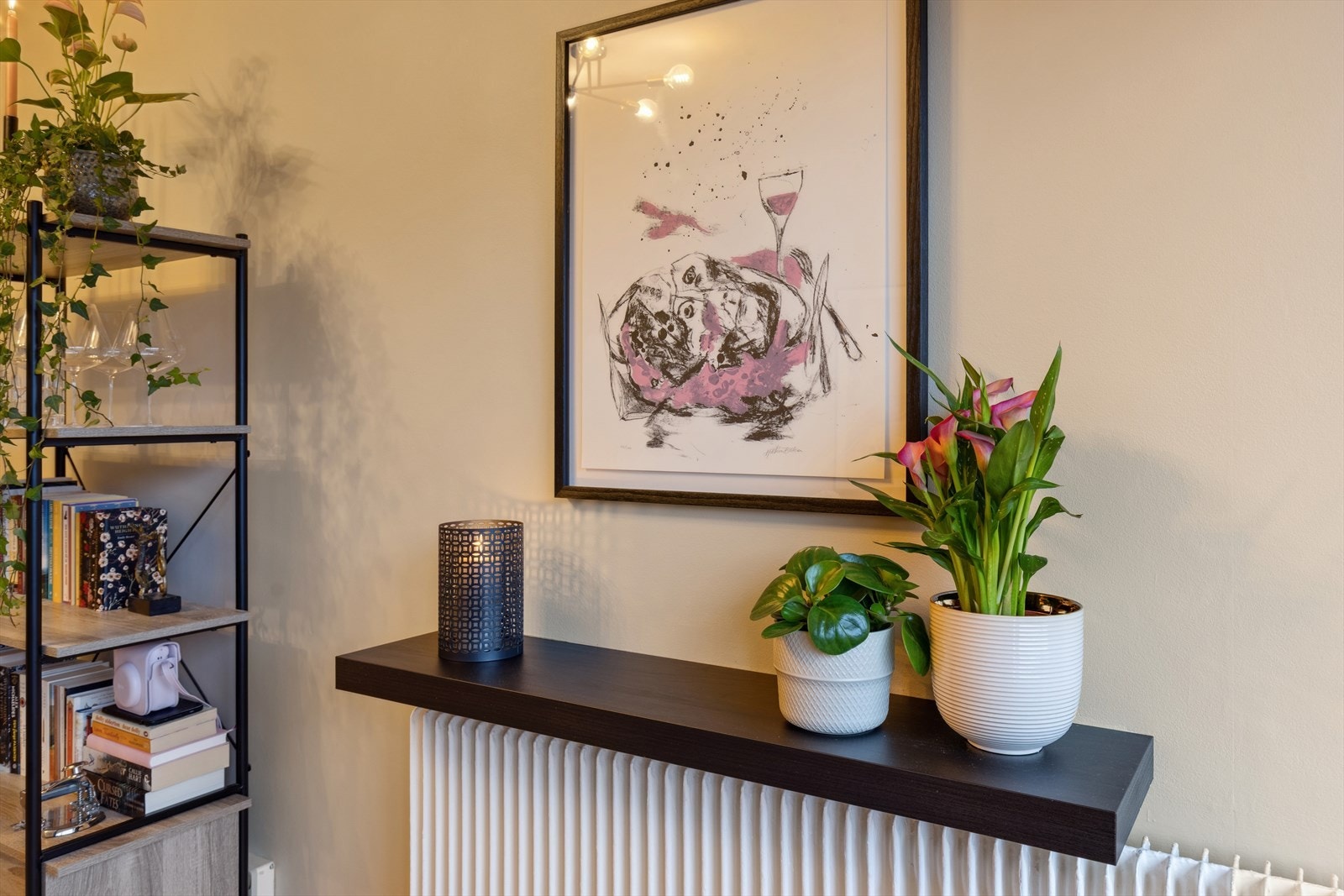 Oppvarming av leiligheten med vannbåren varme til radiatorer. Galleribilde