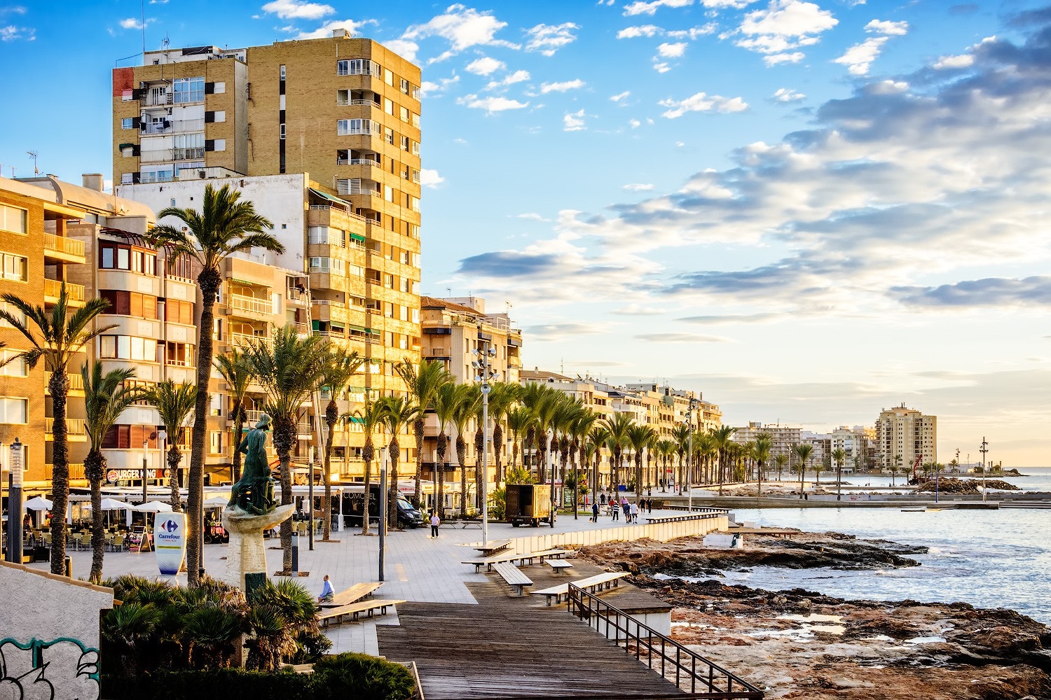 Torrevieja by ligger ca. 5 km. fra Punta Prima. En pulserende by med ca. 100 000 innbyggere. Galleribilde