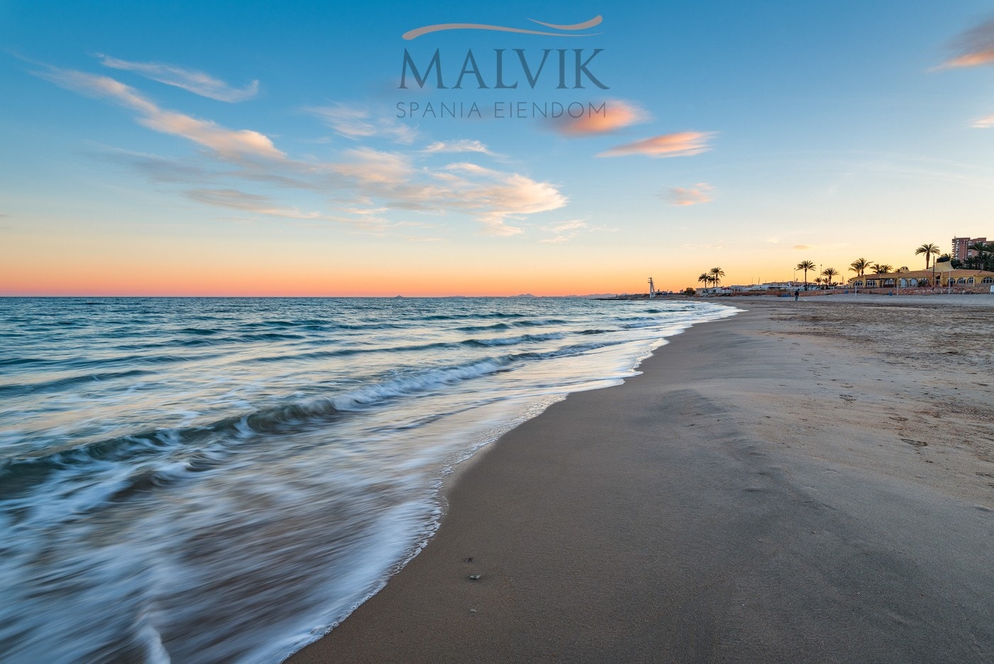 Bor du på Punta Prima kan du ta for deg Middelhavet og områdets vakre strender. Galleribilde