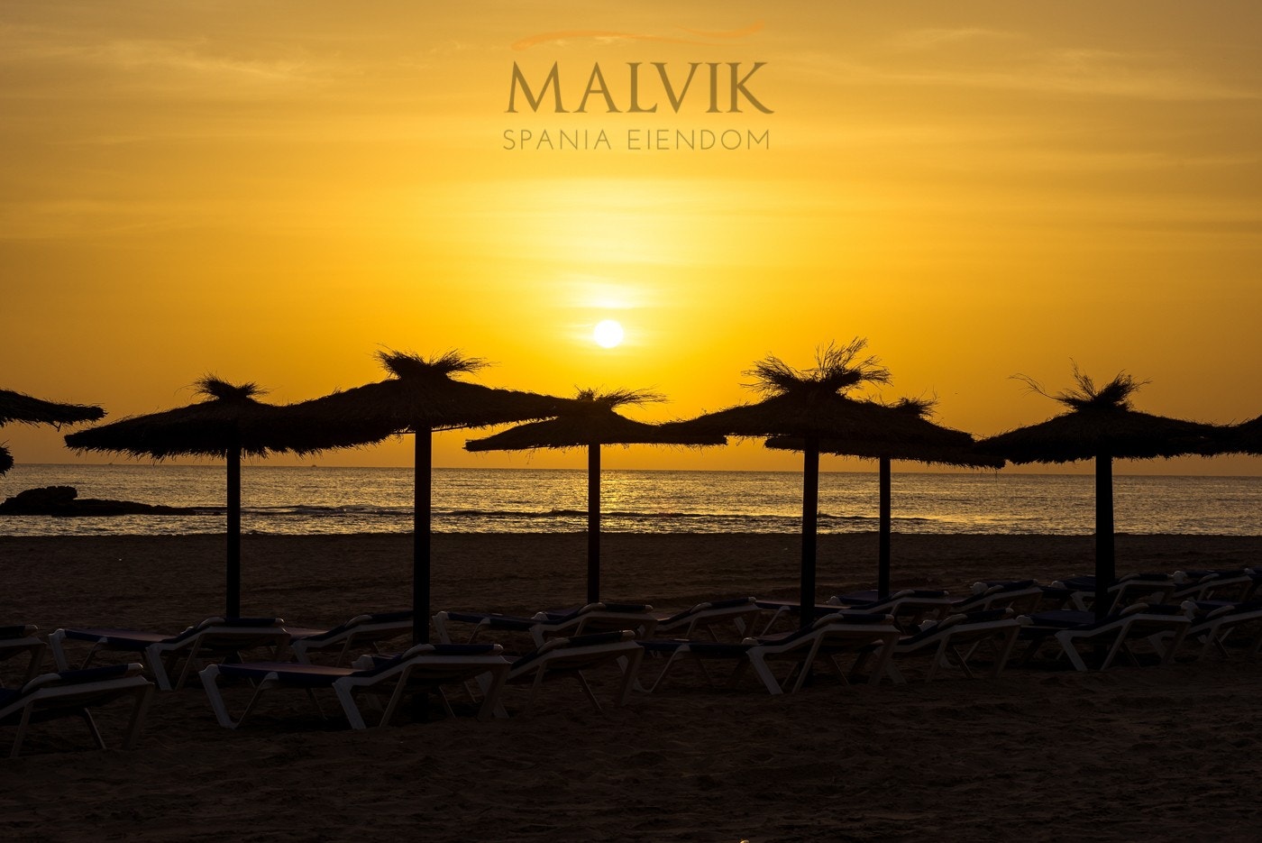 Opplev magien i en soloppgang ved Punta Prima. Galleribilde