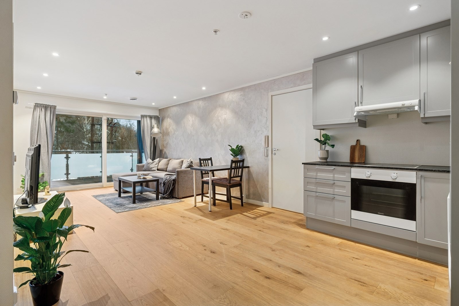 Eiendomsmegler Norge ved Kristoffer Lauvsland ønsker deg velkommen til Gamle Kuliaveg 98! Galleribilde