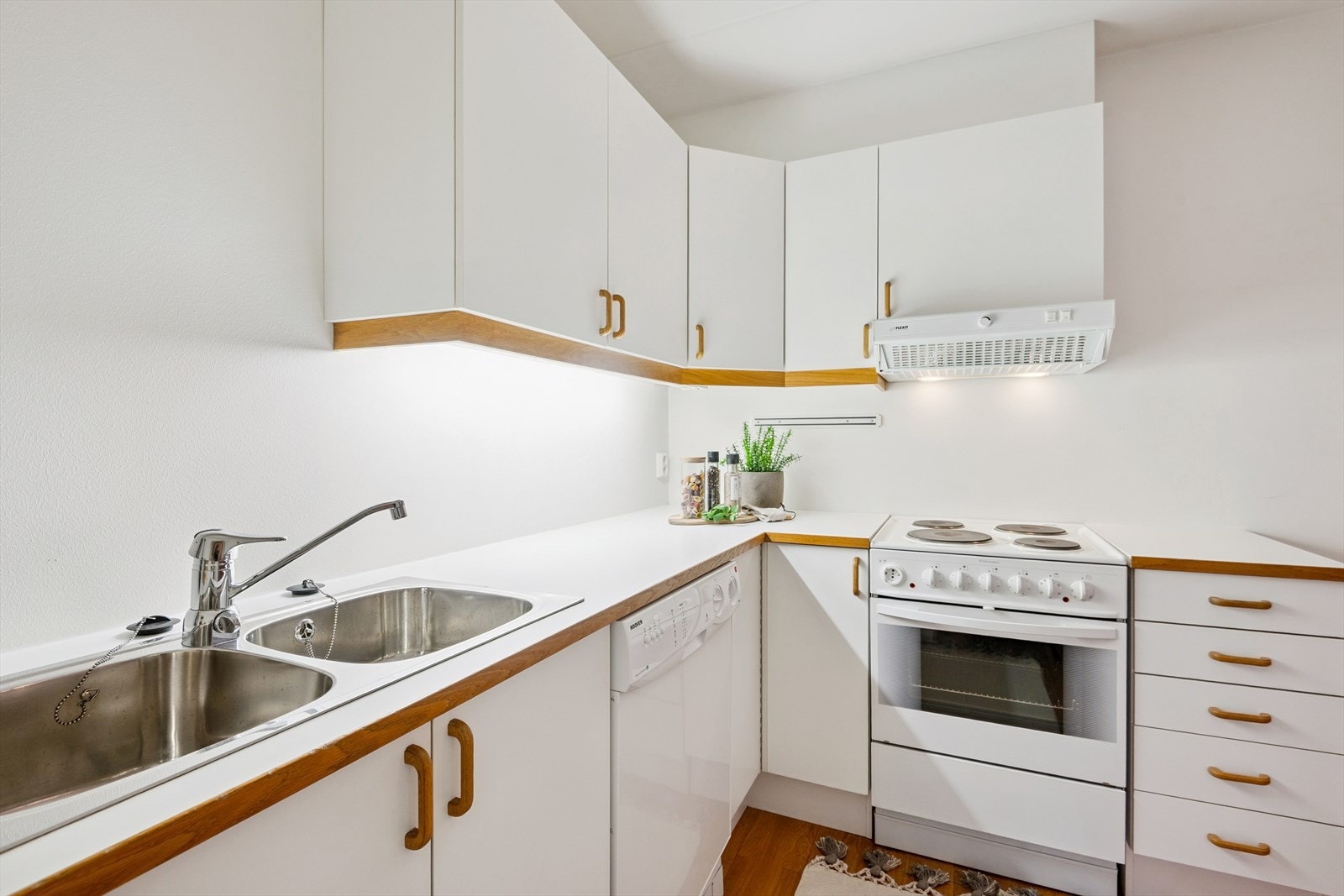 Leiligheten har en arealeffektiv planløsning med åpen stue- og kjøkkenløsning. Galleribilde