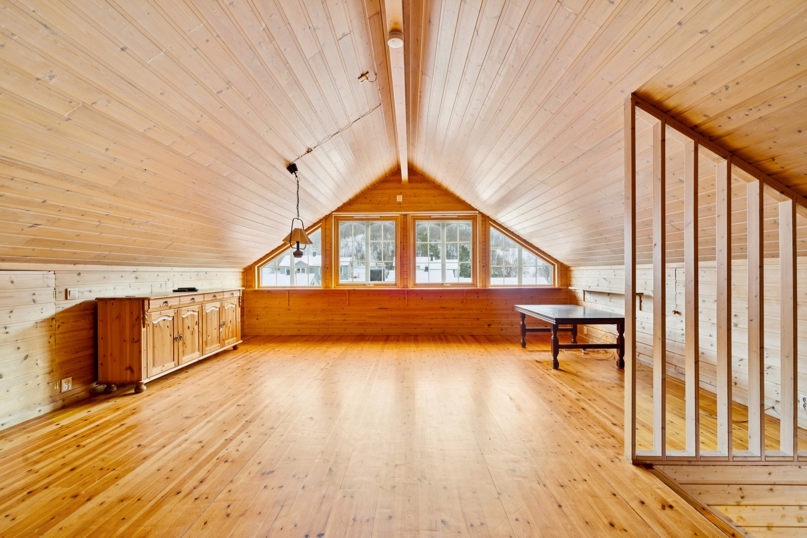 Lun loftsstemning med plass til ro og gode øyeblikk Galleribilde