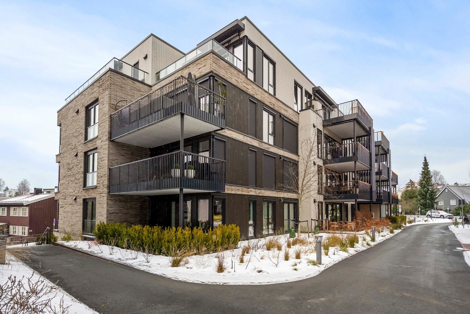 Leiligheten er en lekker og innbydende 3-roms hjørneleilighet i dette moderne bygget fra 2024. Galleribilde