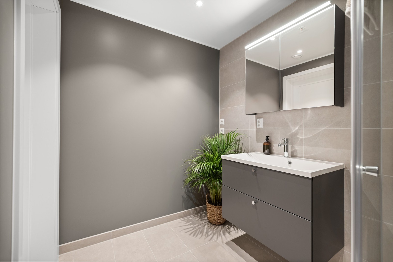 Det er også opplegg for vaskemaskin og tørkemtrommel her. Galleribilde