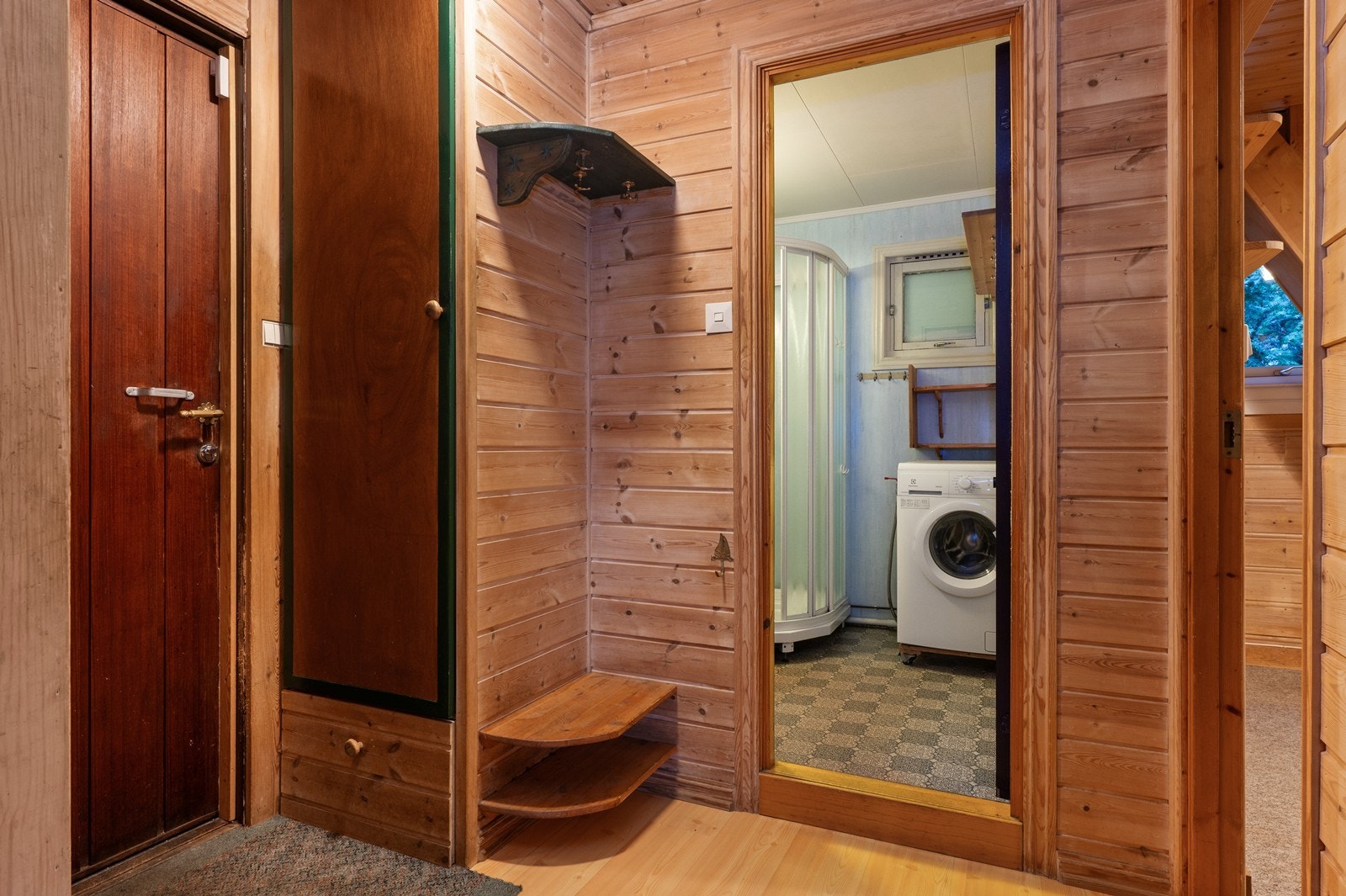 Gang som kan organiseres med praktiske oppbevaringsløsninger Galleribilde