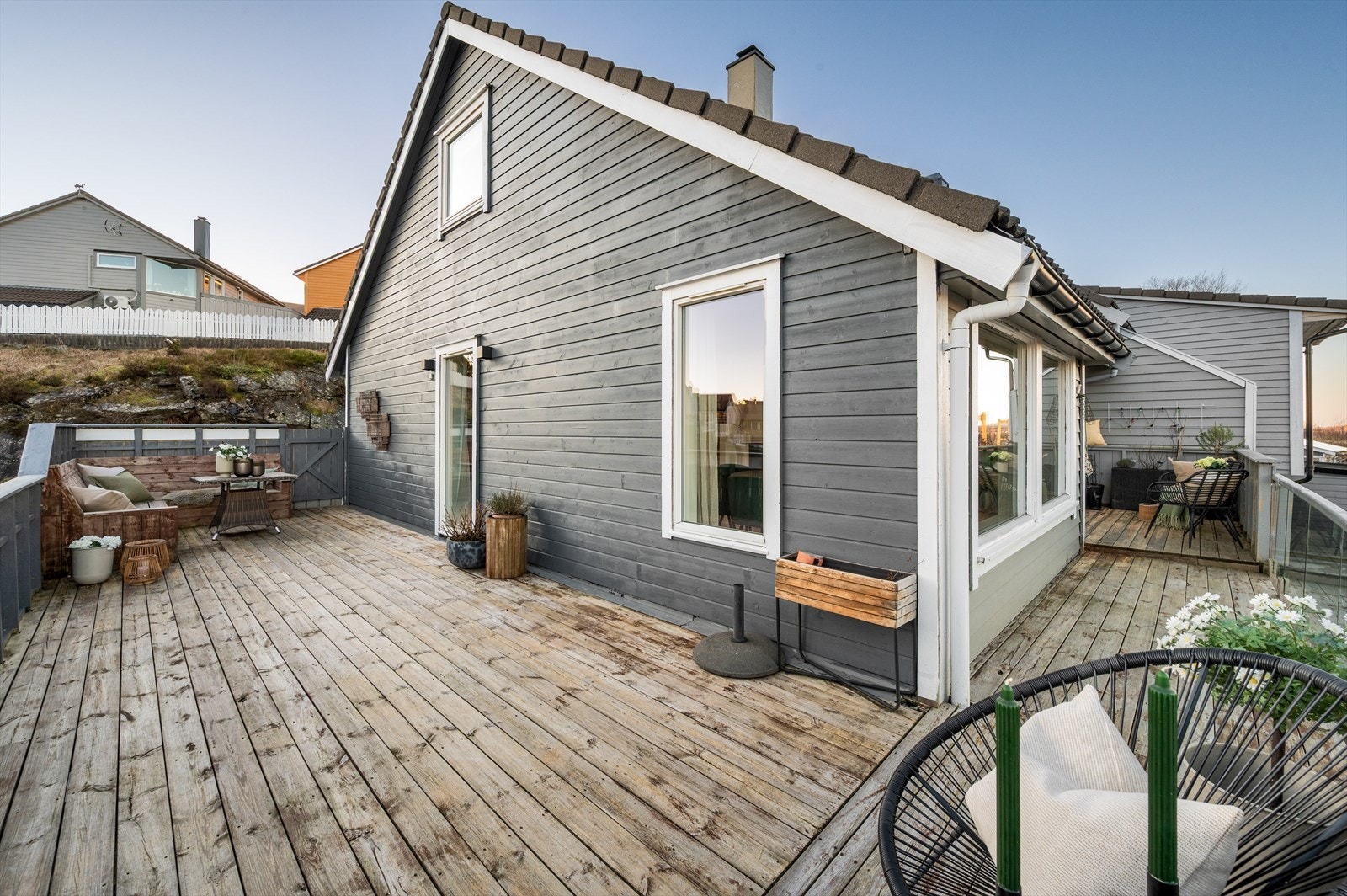 - Her er det god plass til ønsket utemøblement i ulike soner - Galleribilde