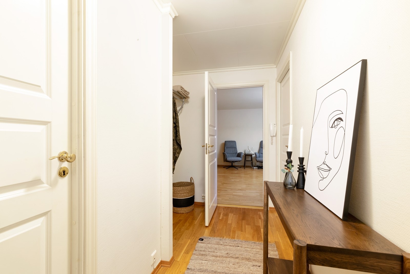 Her er inngang til soverom og bad. Galleribilde