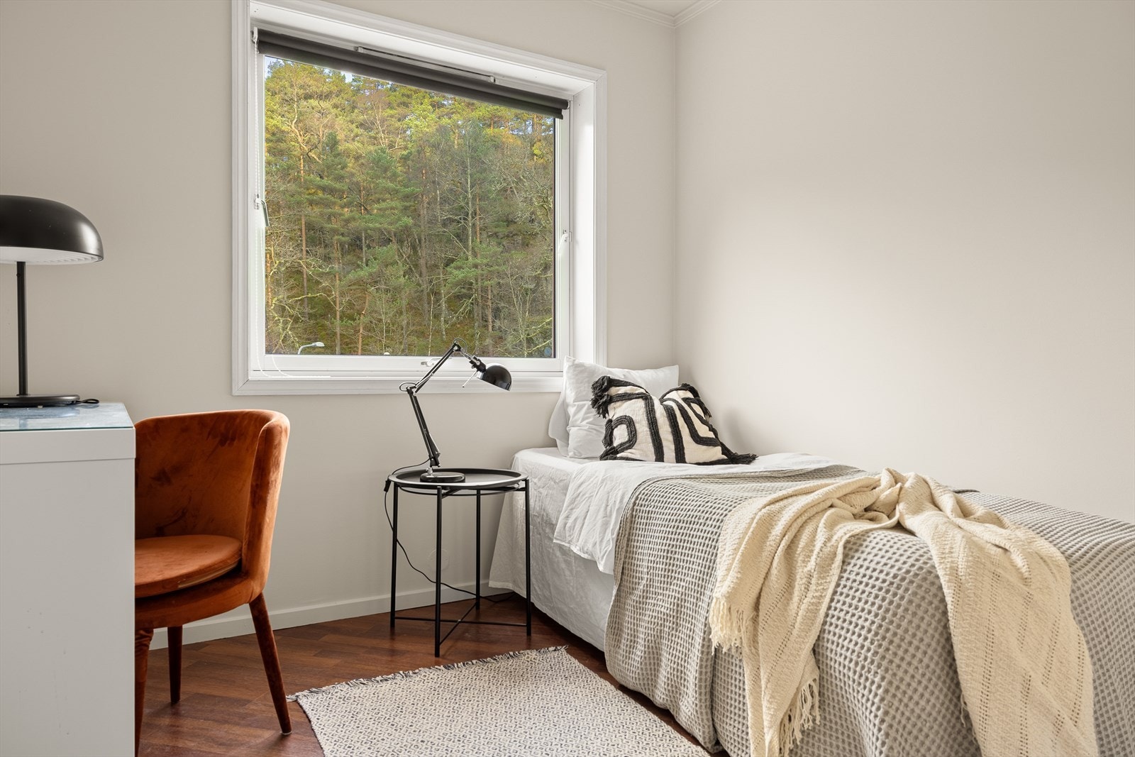 Perfekt som barnerom, gjesterom eller hjemmekontor - fleksibiliteten gjør boligen godt tilpasset ulike livsfaser. Galleribilde