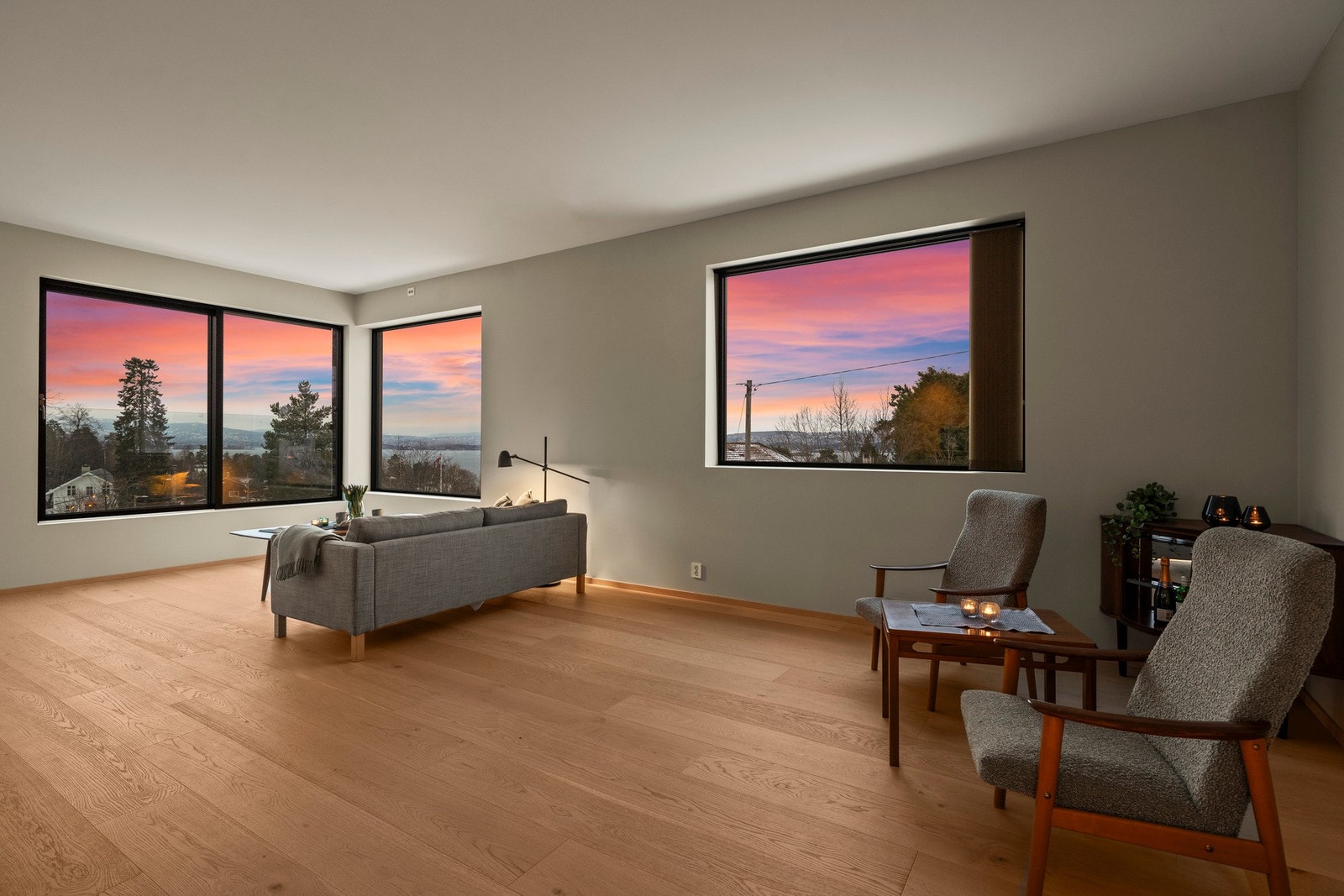 Boligen er ferdigstilt i 2024 og holder en gjennomgående god og høy standard. Galleribilde