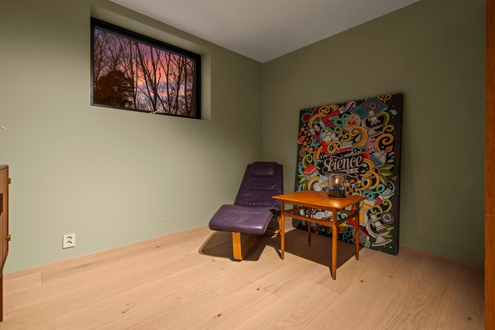 Her er det god plass til sofagruppe eller annet ønsket møblement. Galleribilde