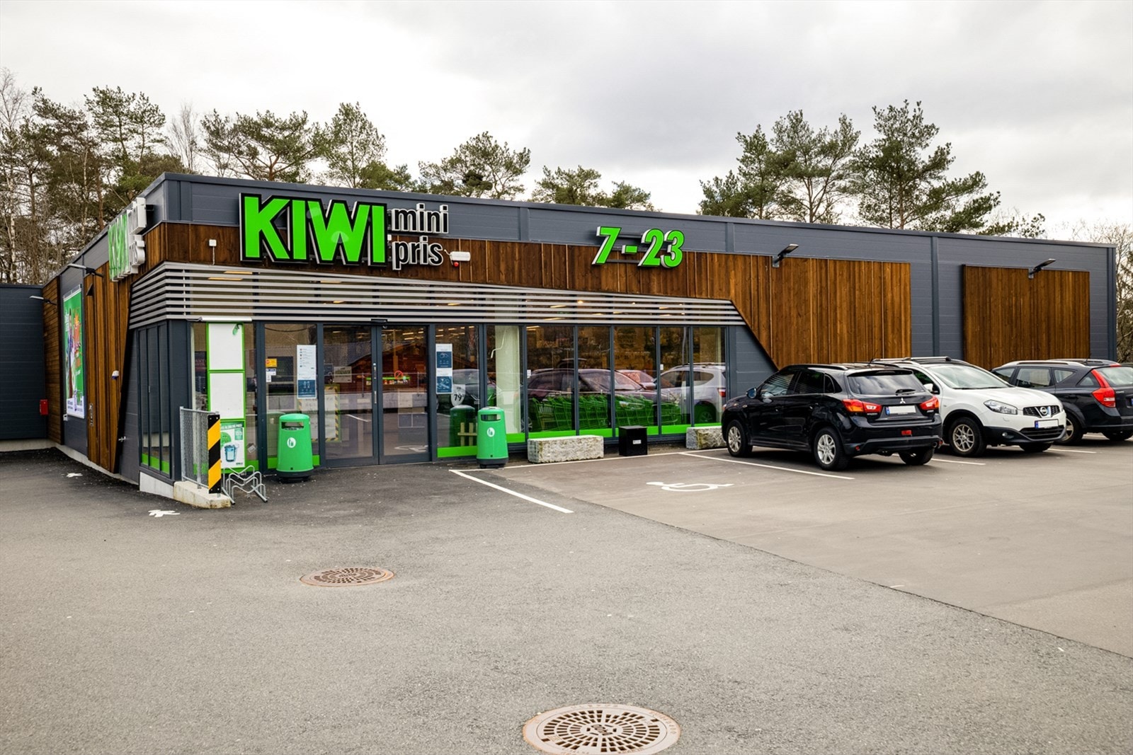 Nærmeste dagligvarebutikk ligger kun et par minutters gange unna nede i Fossekleiva. Galleribilde