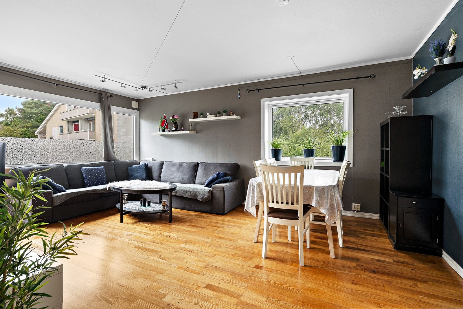 Leiligheten er en endeleilighet og har vindu også på langsiden Galleribilde