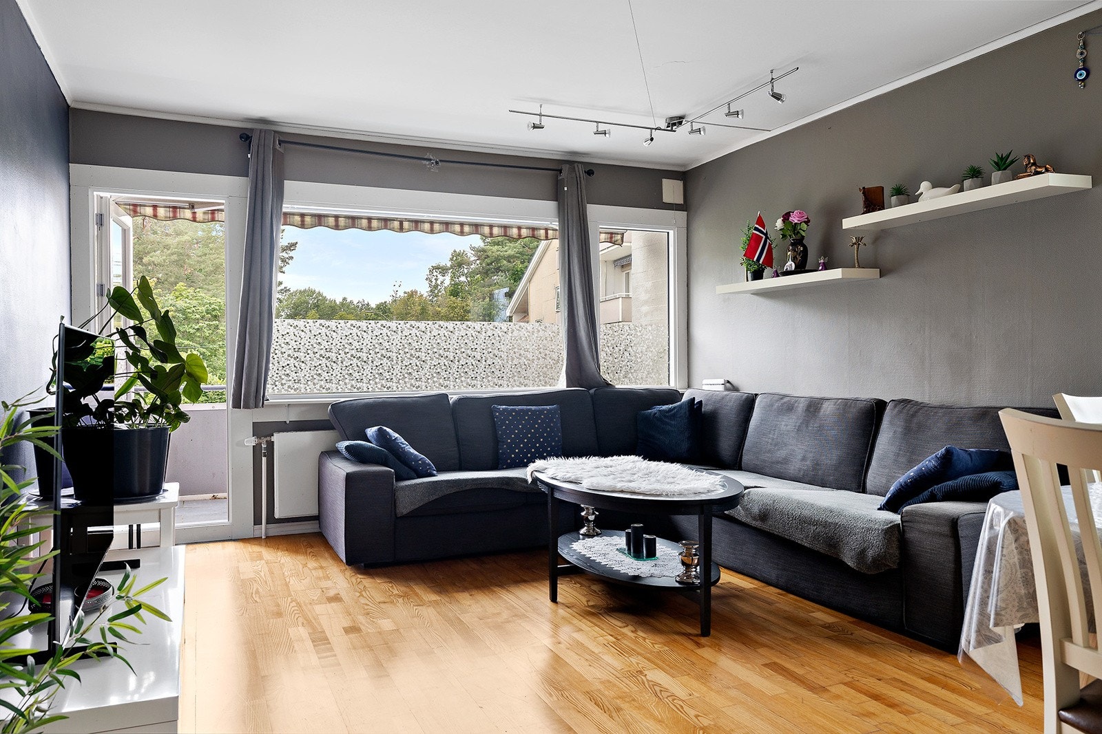 Stuen har utgang til vestvendt balkong Galleribilde