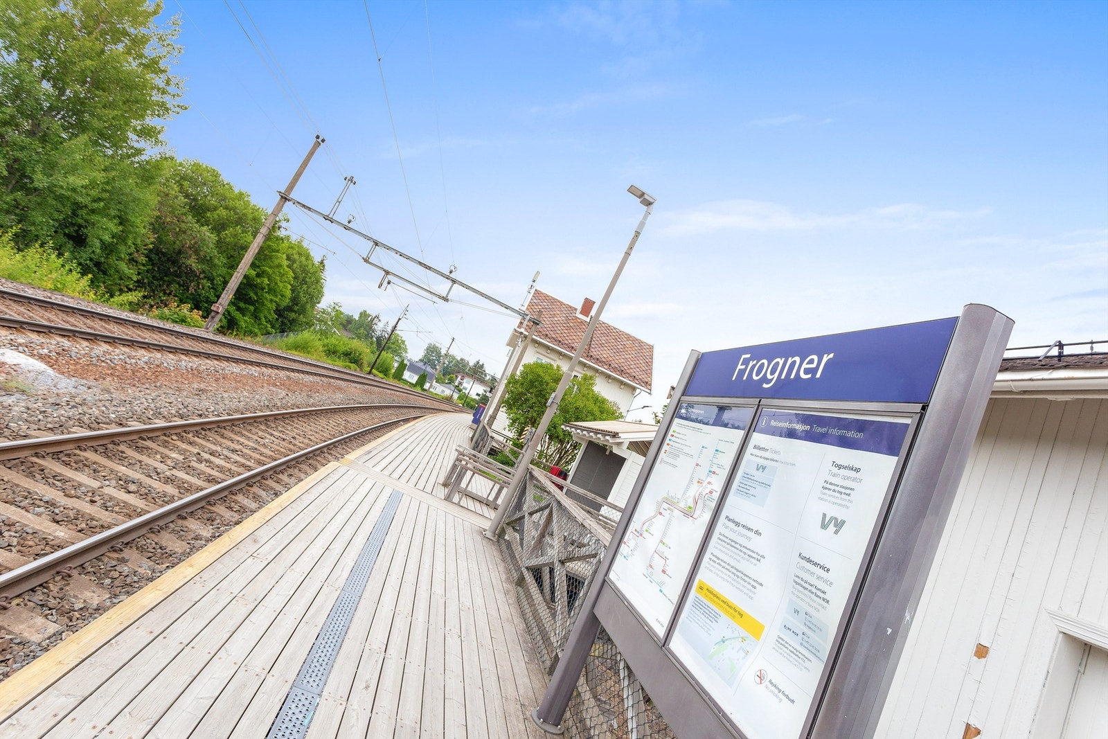 Kollektivtransport med både buss og tog er lett tilgjengelig. Galleribilde