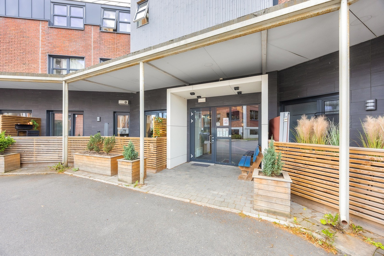 Inngangspartiet fremstår som ryddig og innbydende - Velkommen inn! Galleribilde