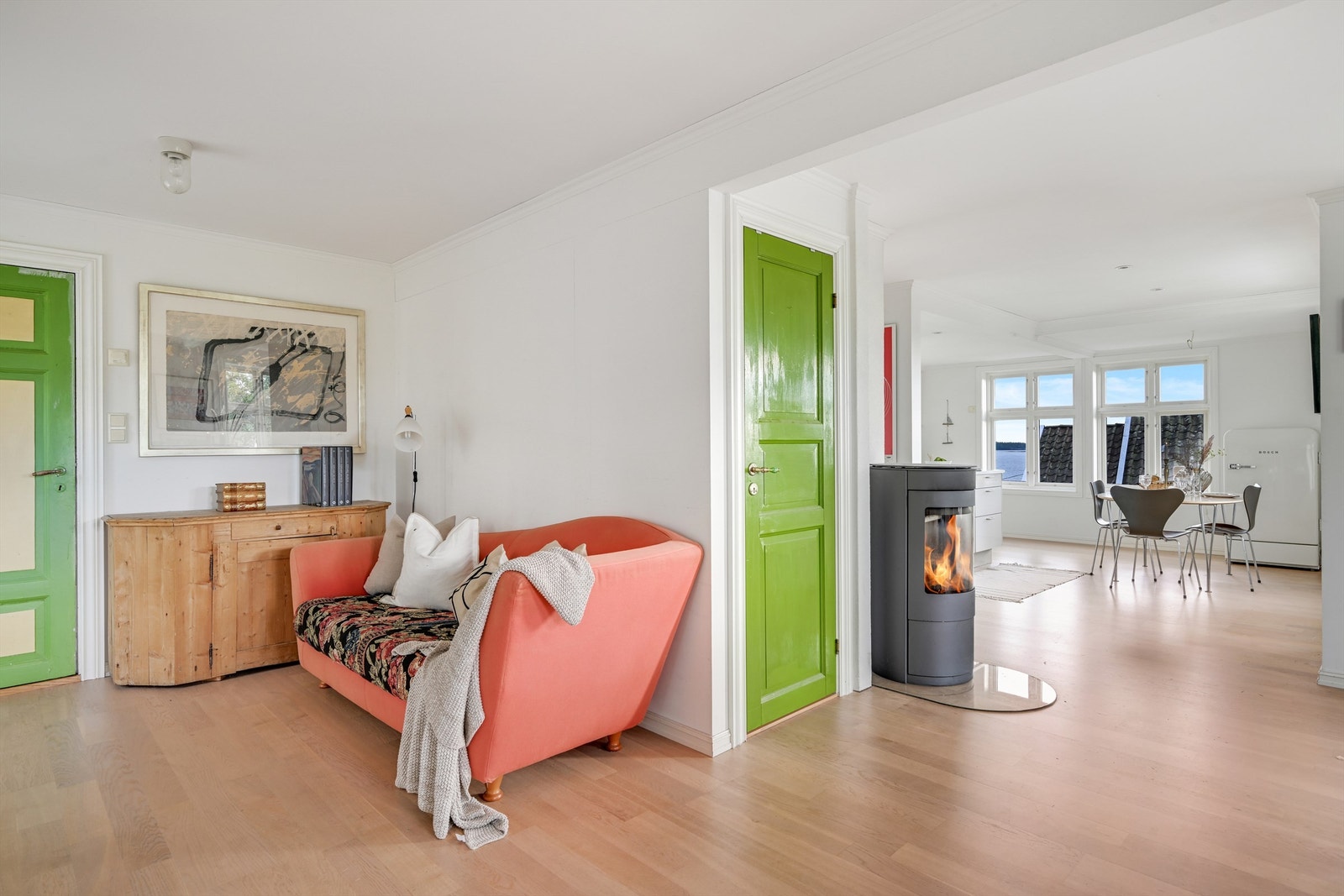 Stuen har peisovn Galleribilde