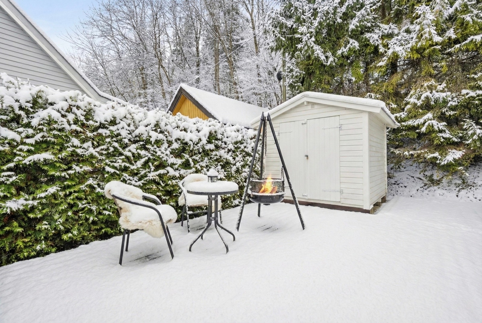 Her er det også en praktisk utebod. Bildet er kunstig redigert med KI og er kun ment som en illustrasjon. Galleribilde