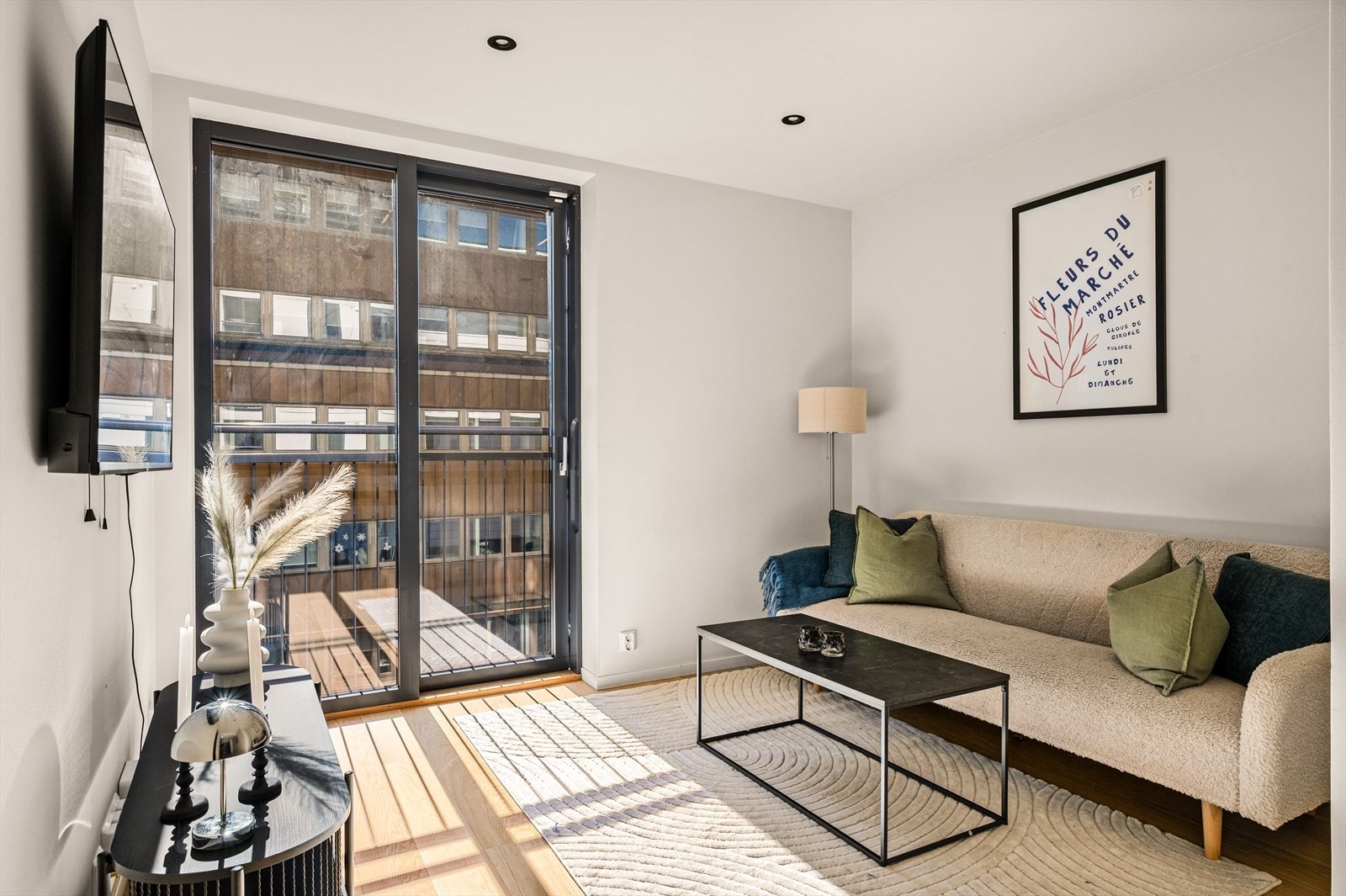 Velkommen til Strandgaten 195 presentert av Tage Helle v/ Fana Sparebank Eiendom - en flott 3-roms leilighet i hjerte av Bergen med nærhet til "alt". Galleribilde