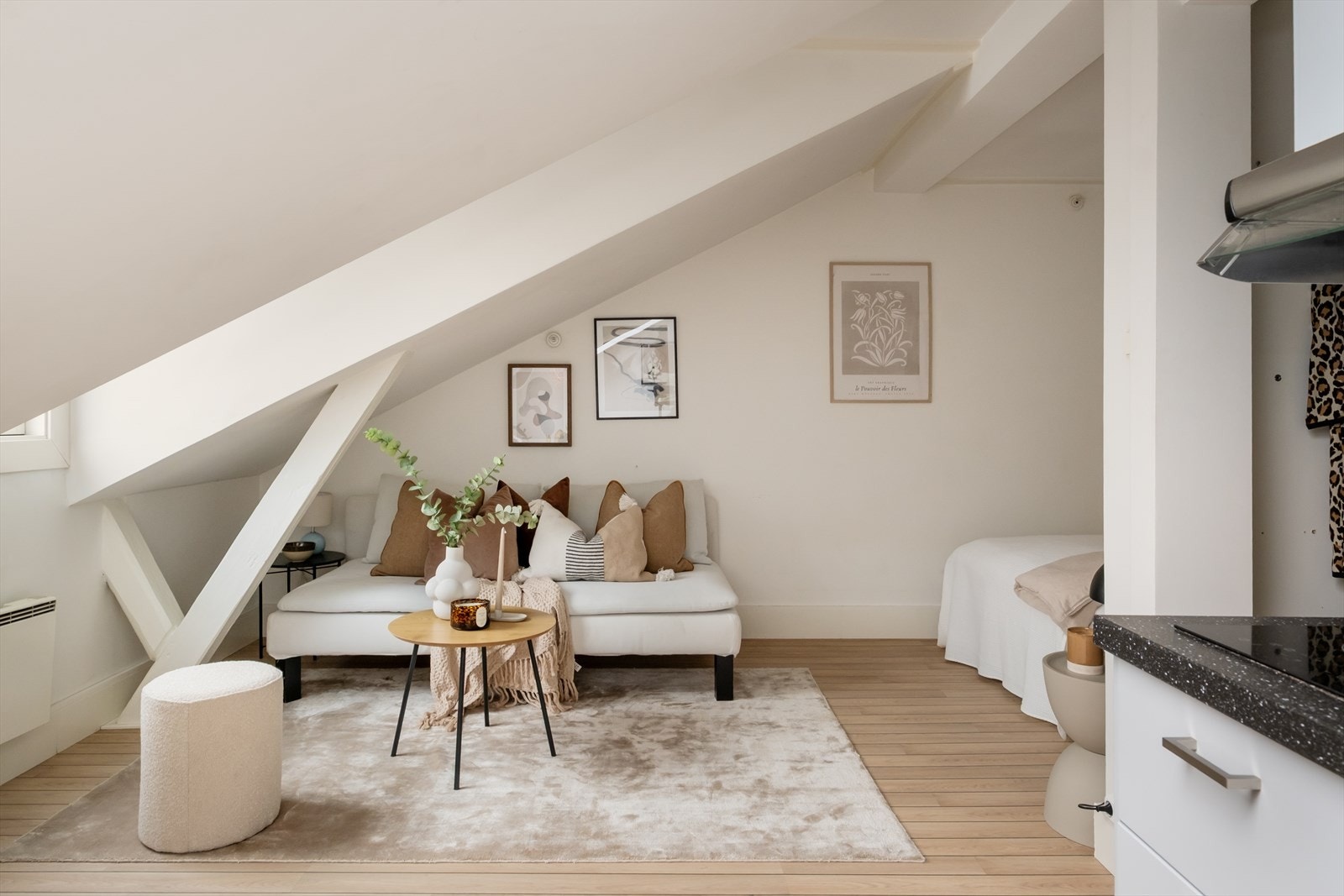 Leiligheten har en gulvflate på ca. 28 kvm. Galleribilde